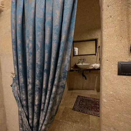 Sunak Cave Ургуп